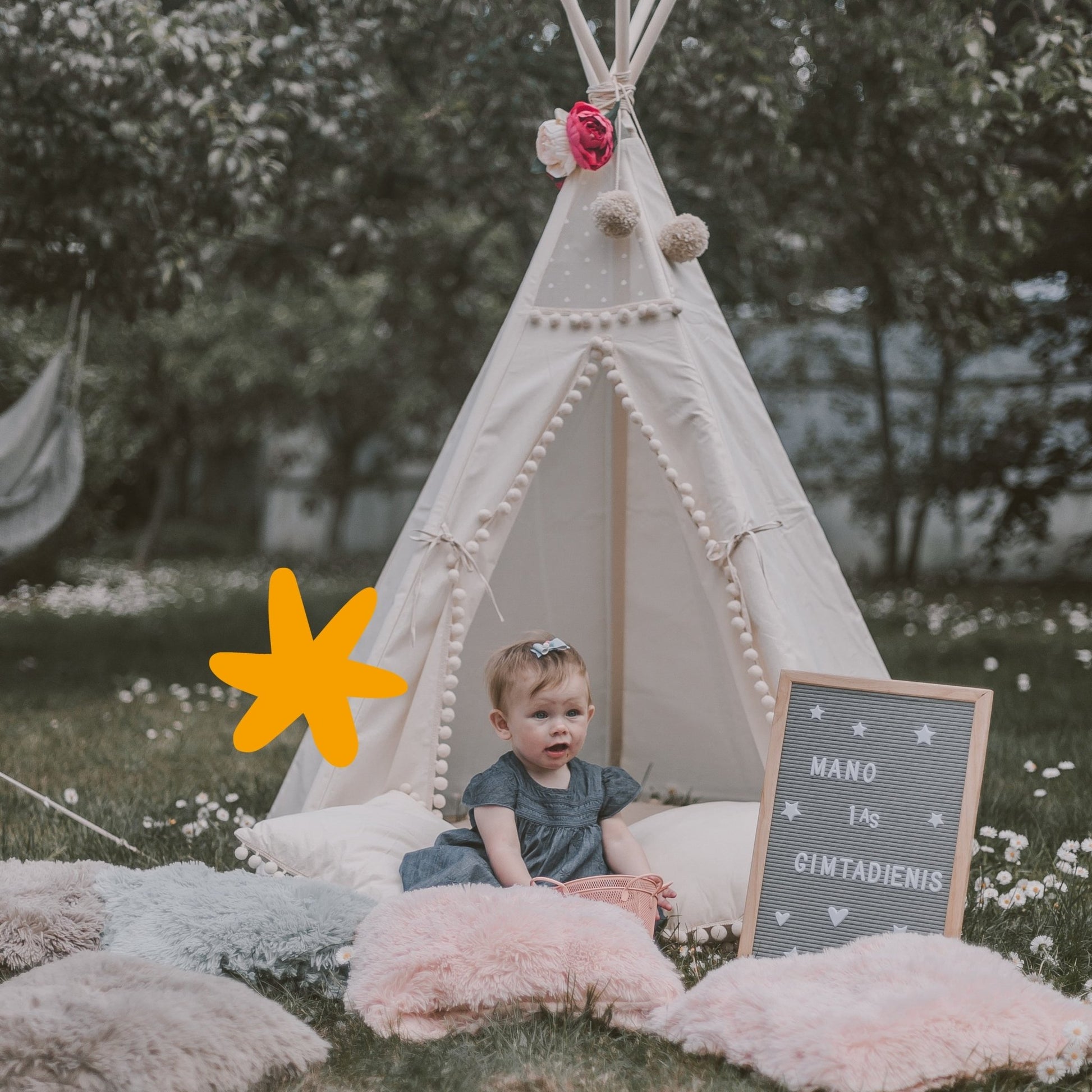 MINICAMP Original Play Tent With Pompoms - Edie And I