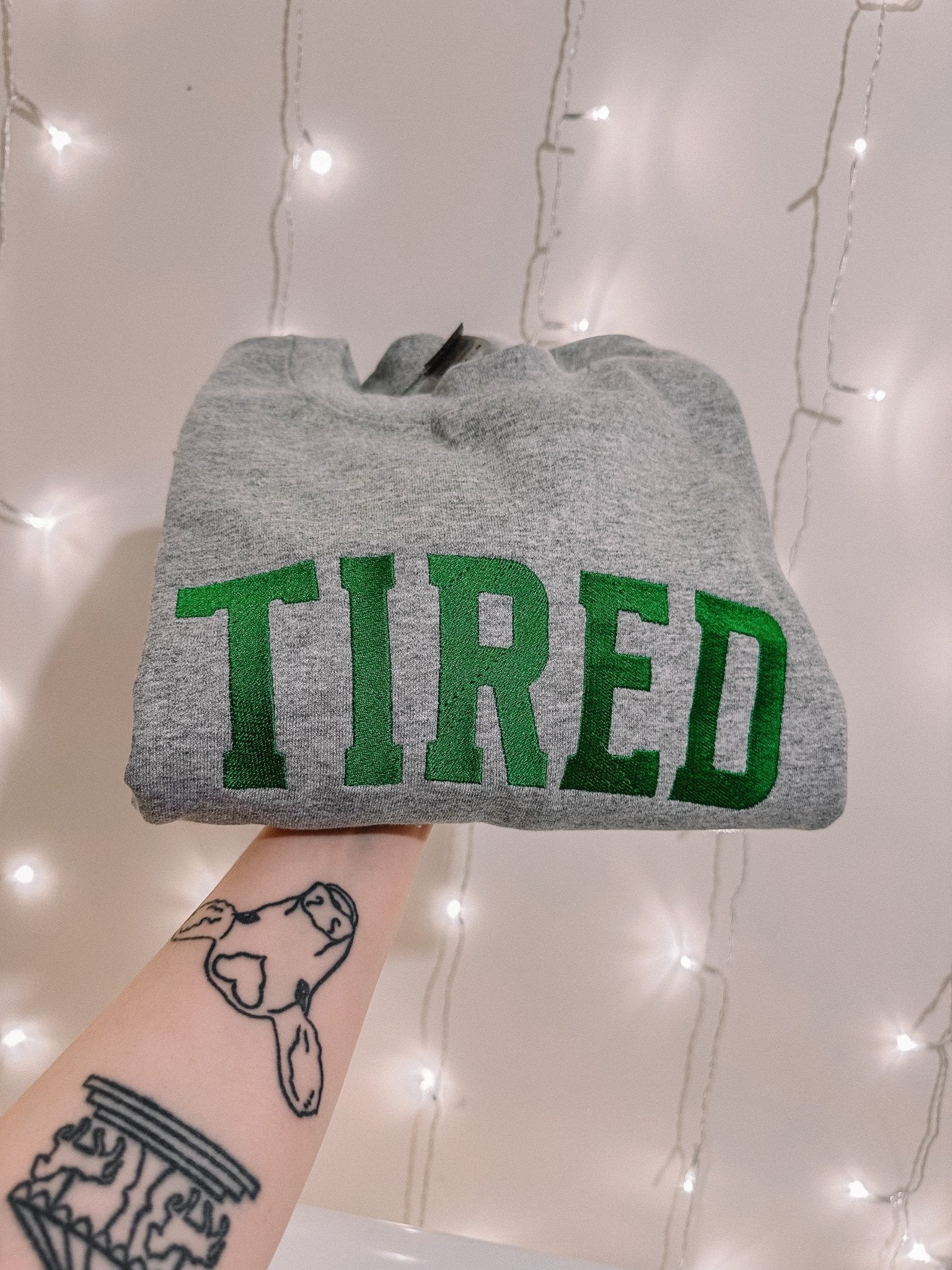 Tired embroidered sweatshirt - Edie And I